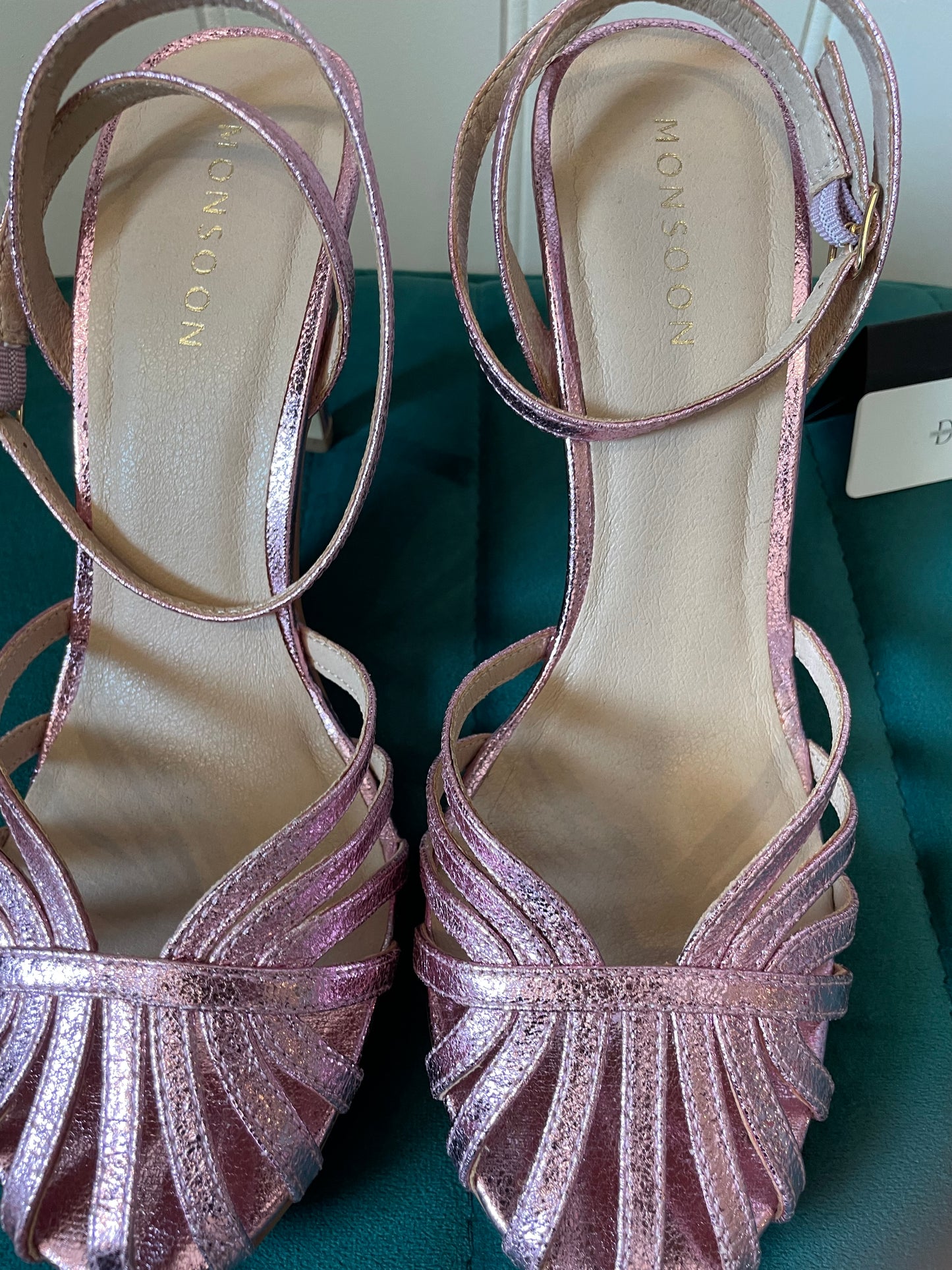 Monsoon size 39