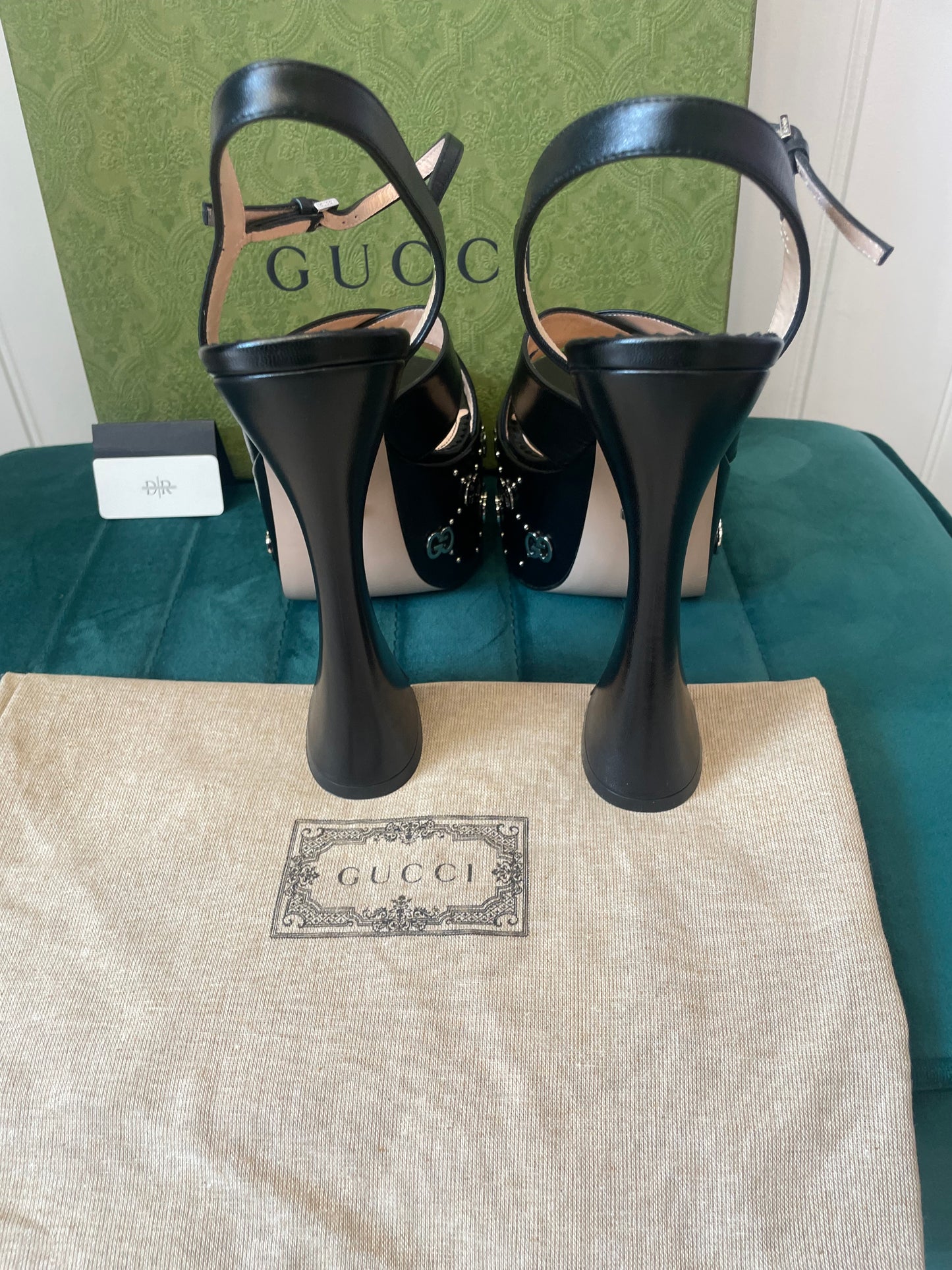 Gucci WOMEN'S SANDAL WITH INTERLOCKING G STUDS size 39