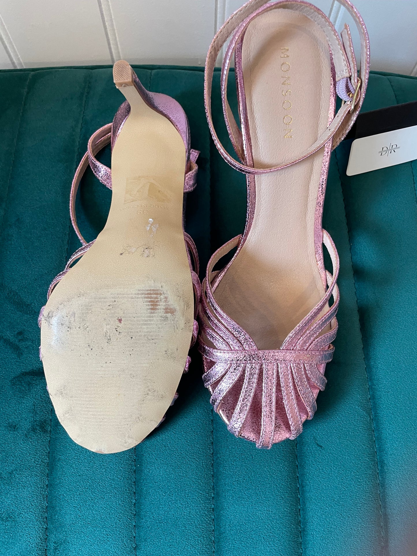 Monsoon size 39